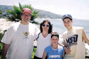 wholebalabanfamily2004lowre.jpg (126440 bytes)